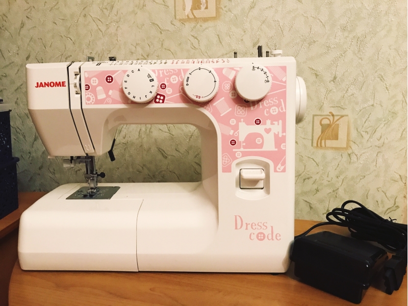 Продам Швейную машину Janome Dresscode