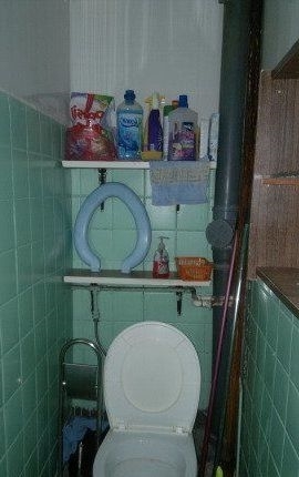 Сдам комнату на длительный срок .